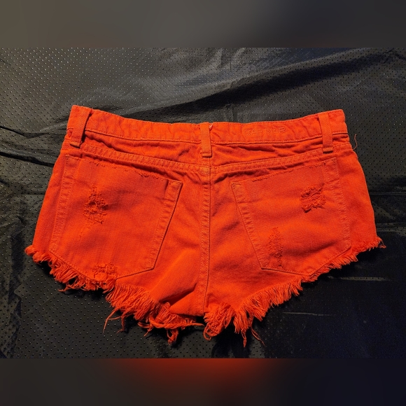 Red carmar denim shorts - Picture 4 of 6